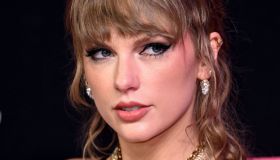 Taylor Swift, 10 look che fanno fatto la storia della diva dallo stile inconfondibile