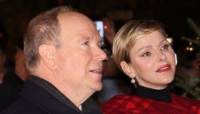 Alberto di Monaco, i 4 figli riuniti per il compleanno dei gemelli. Charlene trema