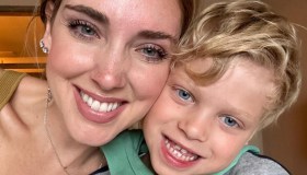 Chiara Ferragni, il figlio Leone debutta sul campo da calcio con la maglia del Frosinone