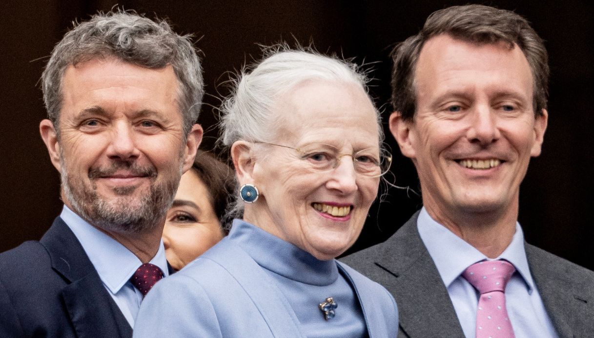Il Principe Ereditario Frederik, la Regina Margherita II di Danimarca e il principe Joachim a Copenaghen il 16 aprile 2023.