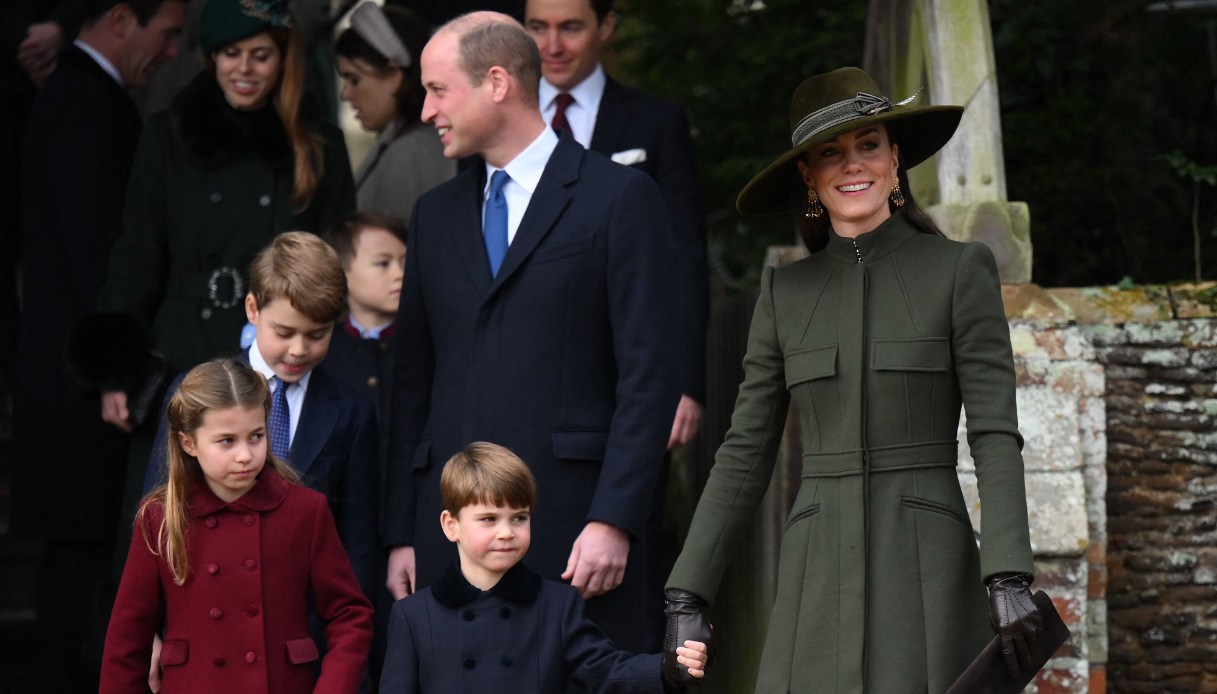 La famiglia dei Principi di Galles all'uscita della funzione religiosa il 25 dicembre 2022