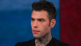 Fedez interviene dopo le minacce al figlio Leone sui social: “Giù le mani”