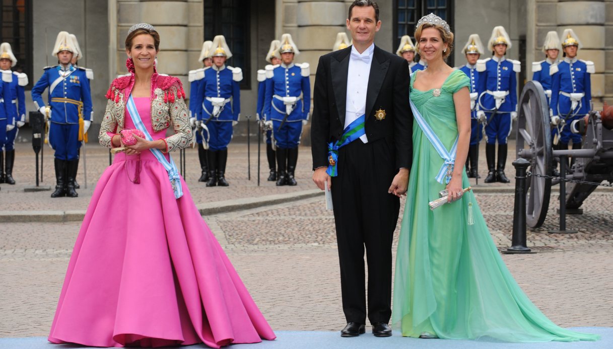 Elena di Spagna, il cognato Inaki Urdangarin e la sorella Cristina di Spagna al matrimonio della Principessa ereditaria Vittoria di Svezia nel 2010
