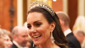 Kate Middleton in paillettes e diamanti al gala di Natale: il significato della tiara