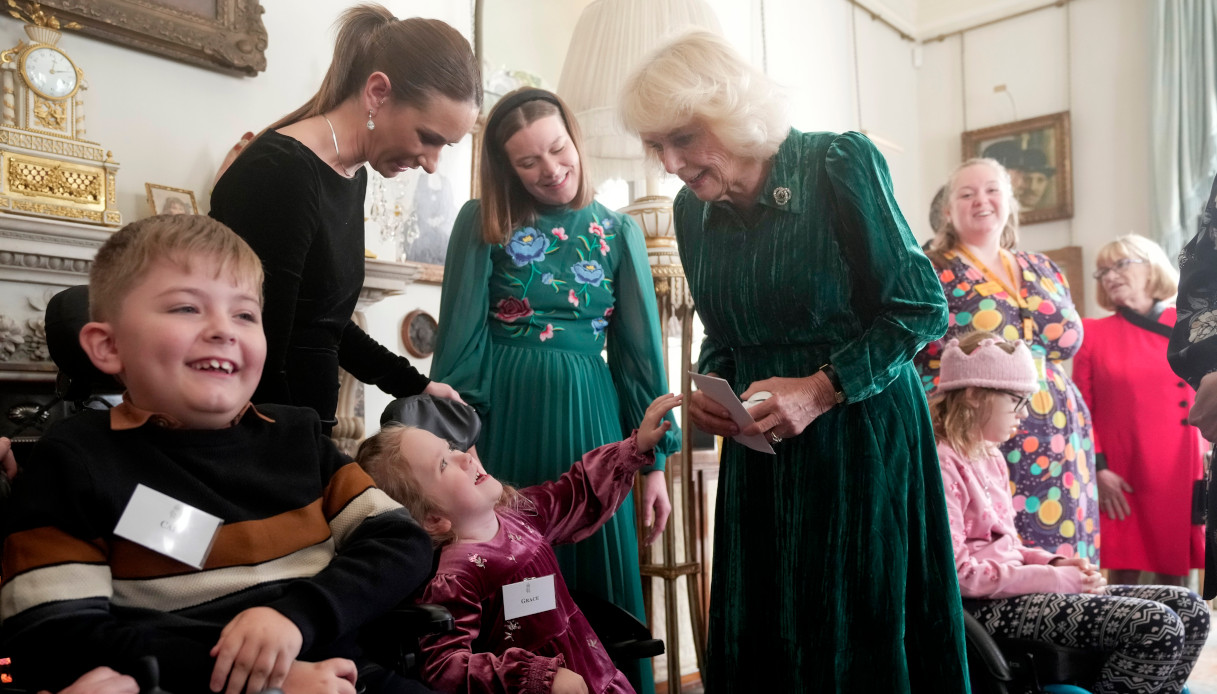 La Regina Camilla con i bambini a Clarence House