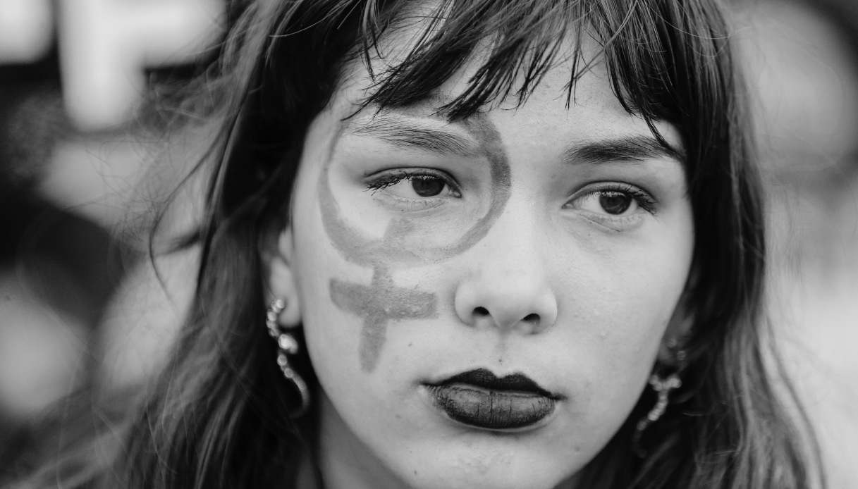 Violenza sulle donne, i segnali d’allarme: quali sono e perché conoscerli non basta