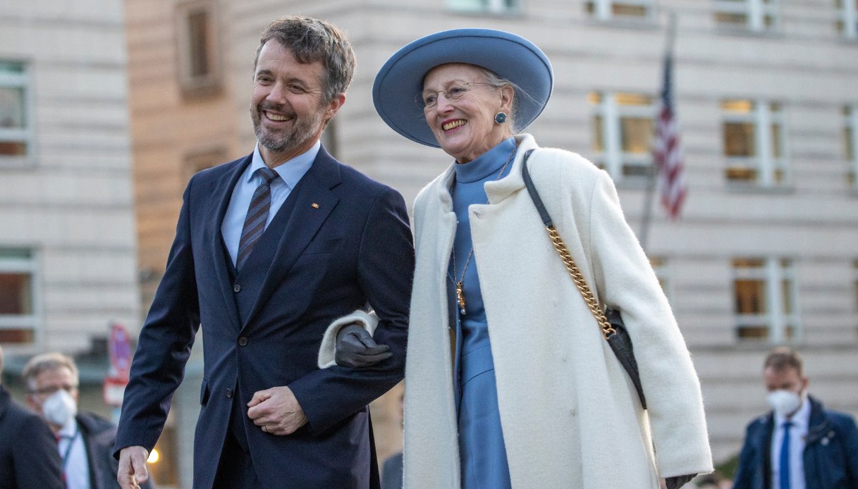 Frederik con la madre, la Regina Margherita II, nel 2021
