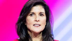 Nikki Haley, chi è la governatrice che sfida Donald Trump