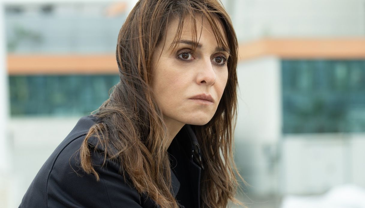 Ascolti tv del 25 novembre, Paola Cortellesi sfida Francesca Fagnani. De Martino sparito