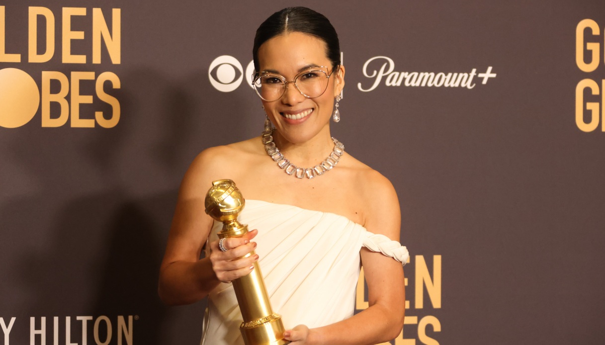 L'attrice Ali Wong trionfa ai Golden Globes ed entra nella storia