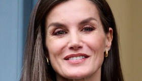 Letizia di Spagna, look vintage triste che fa rabbrividire anche lei