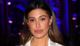 Belen Rodriguez, il look da mille e una notte a Dubai: viaggia ancora da sola?