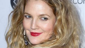 Drew Barrymore, dall’infanzia rubata al riscatto. La storia di una stella