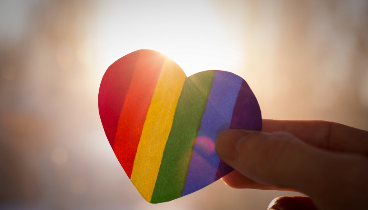 Εγκρίθηκε ο γάμος και οι υιοθεσίες για ομοφυλόφιλα ζευγάρια – DiLei