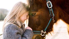 Si chiama Trilly, ed è la dolcissima cavallina che porta il sorriso ai bambini ricoverati