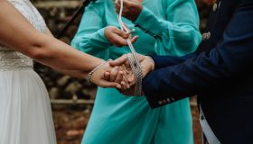 Handfasting: cos’è il rito matrimoniale delle mani legate