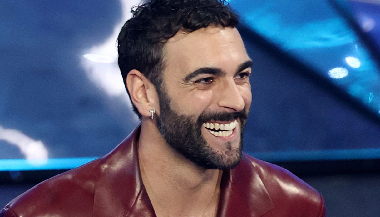 Marco Mengoni, chi veste il cantante e co-conduttore a Sanremo 2024