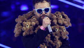 Ghali e Dargen portano la guerra all’Ariston: quando Sanremo non è solo musica