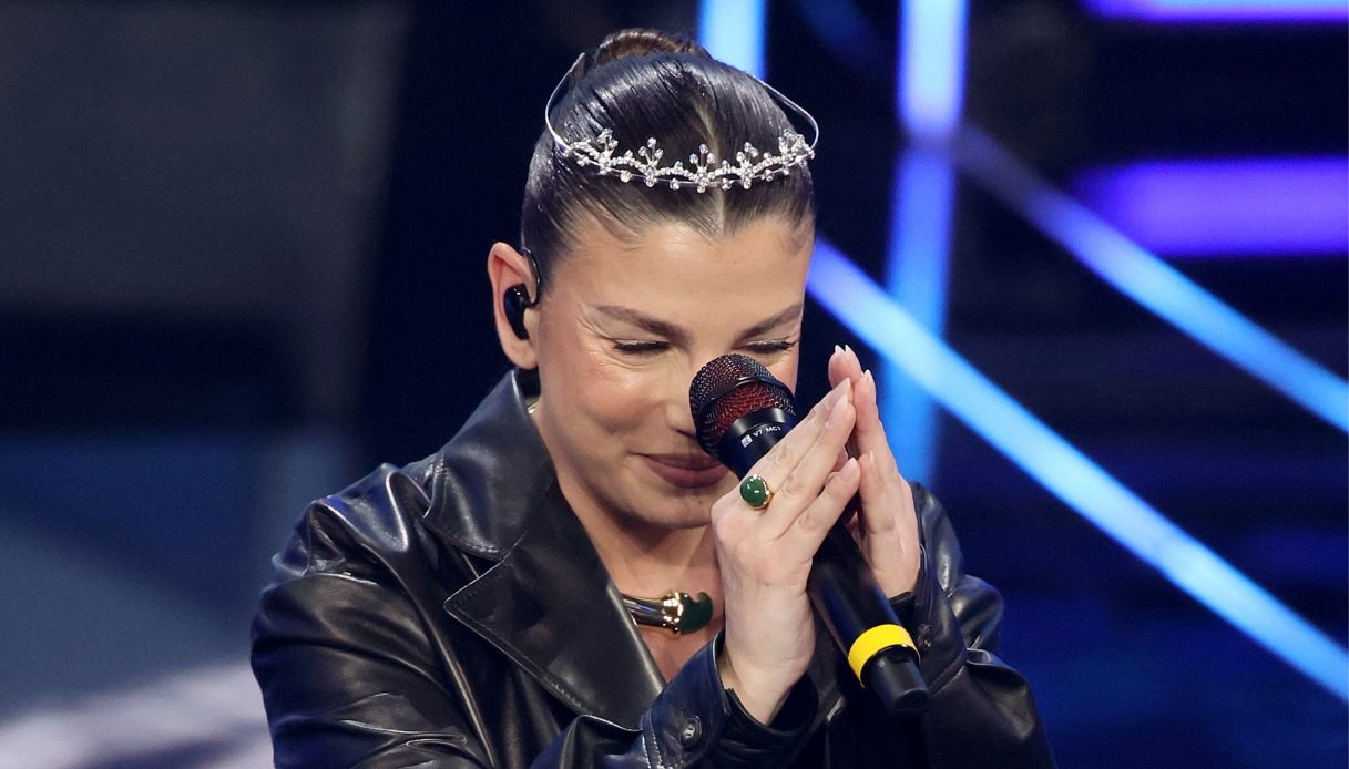 Le pagelle di Sanremo 2024, la finale: Roberto Bolle da brividi, la dedica di Emma Marrone