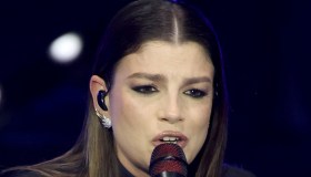 Le pagelle di Sanremo 2024, quarta serata: Lorella Cuccarini esplosiva (10), Emma (7)