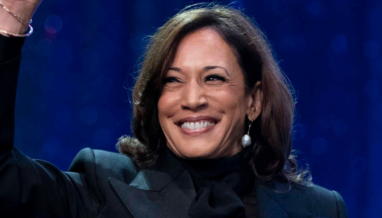 Kamala Harris, pronta a prendere il posto di Biden: sarebbe la prima Presidente USA donna