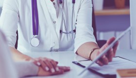 Tumori, quanto pesano scolarità e finanze dopo una diagnosi di cancro