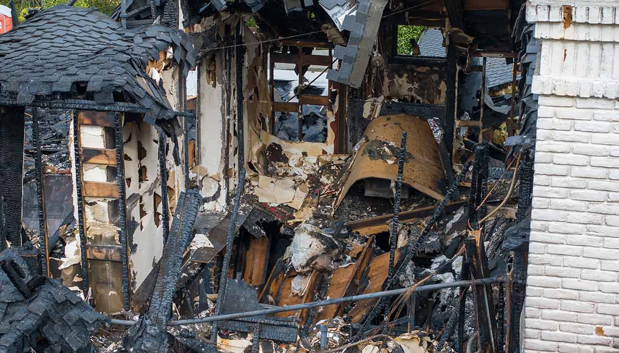 Le immagini della casa di Cara Delevingne una settimana dopo il devastante incendio