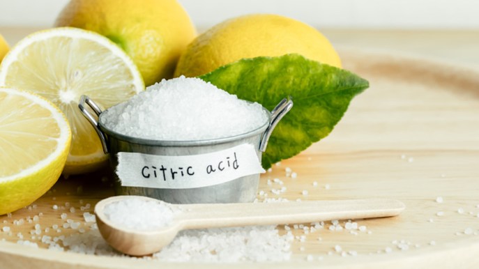 Come usare l’acido citrico, vantaggi e controindicazioni