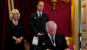 Carlo ha il cancro, condizioni di salute del Re: pronta la successione di William