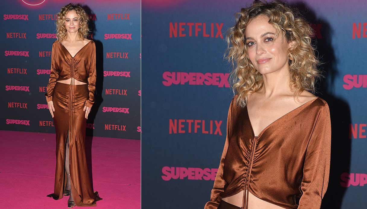 Lo spacco di Ilary la pelle di Andrea: i vip alla premiere di Supersex