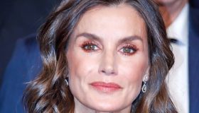 Letizia di Spagna, brilla al concerto col top glitter: magnifica