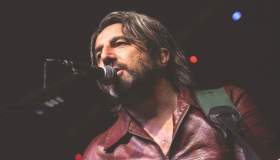 Omar Pedrini malato, addio ai concerti: “Smetto di suonare per il cuore”