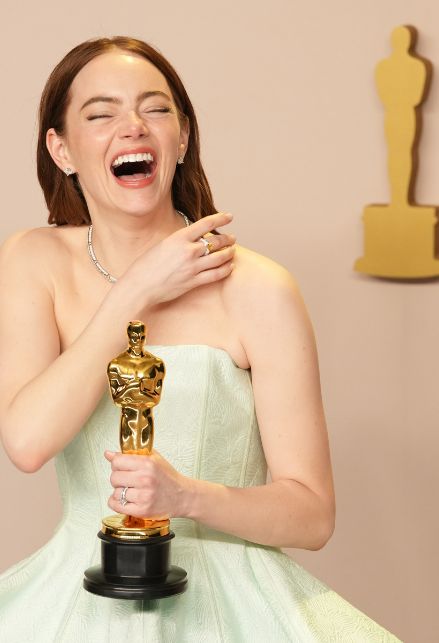 Emma Stone vince il premio come Miglior attrice protagonista alla "Notte degli Oscar 2024"
