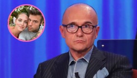 Alfonso Signorini stronca Chiara Ferragni e Fedez: “Un po’ di coerenza”
