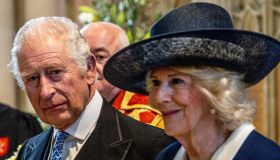 Carlo ha il cancro, condizioni di salute del Re: “È molto frustrato”