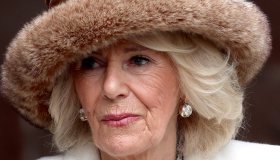 Carlo ha il cancro, condizioni di salute del Re. Camilla rompe la tradizione secolare