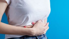 Colite: sintomi, cura e cosa mangiare