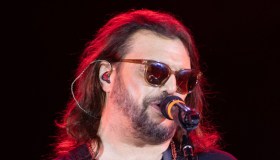 Gianluca Grignani, malore sul palco a Piacenza: le sue condizioni