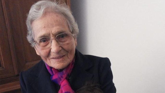 A 103 anni fermata mentre guida per andare da amici: viva la vita