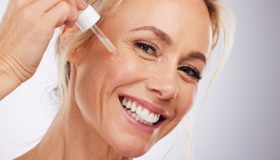 La crema più amata diventa un siero miracoloso che protegge e ripara la pelle