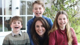 Kate Middleton, la prima foto ufficiale con i figli dopo l’intervento