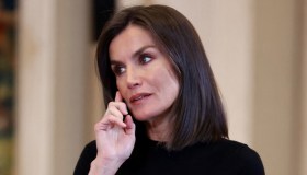 Letizia di Spagna, l’outfit maschile che non ha stile