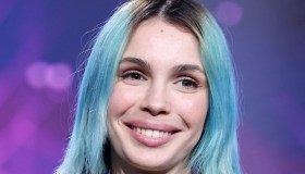 Rose Villain, quanto è alta: il segreto delle scarpe morso iconiche a Sanremo