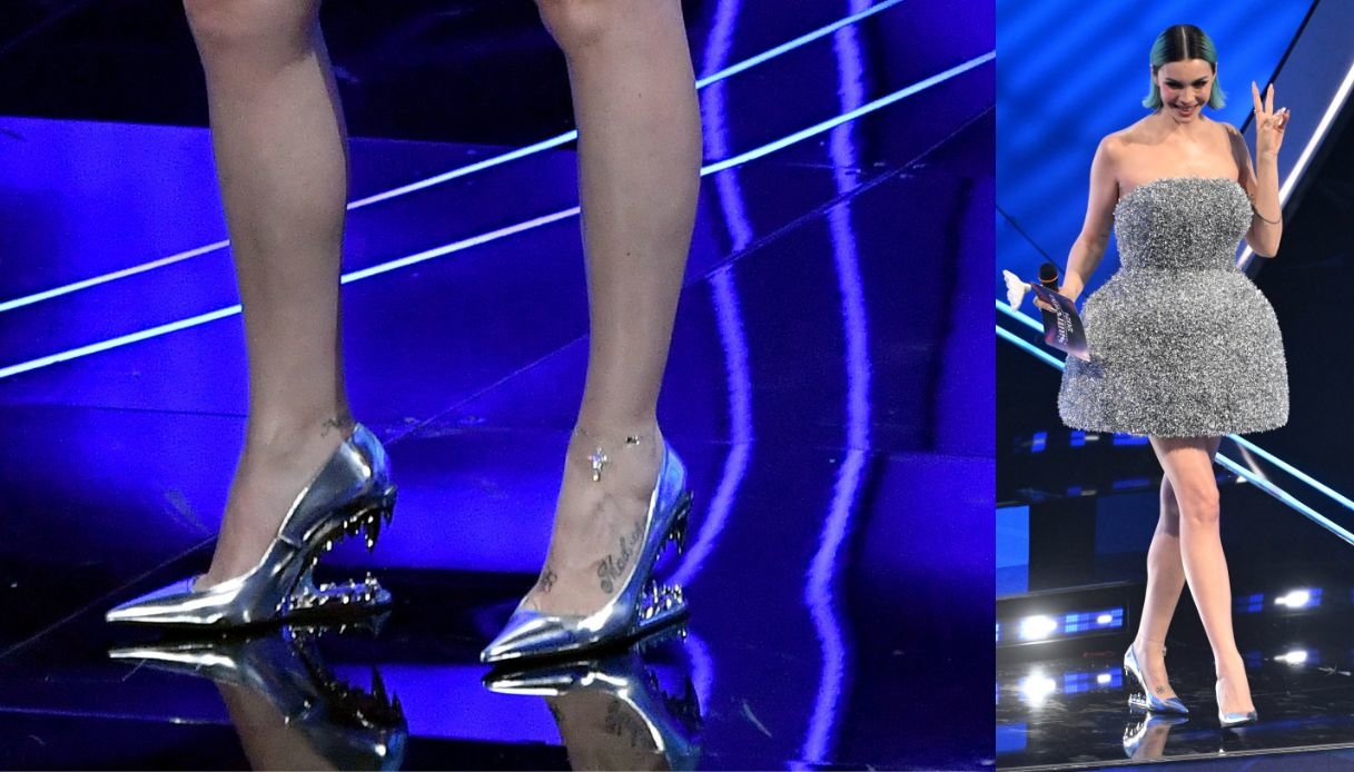 Le scarpe con il morso di Rose Villain a Sanremo 2024