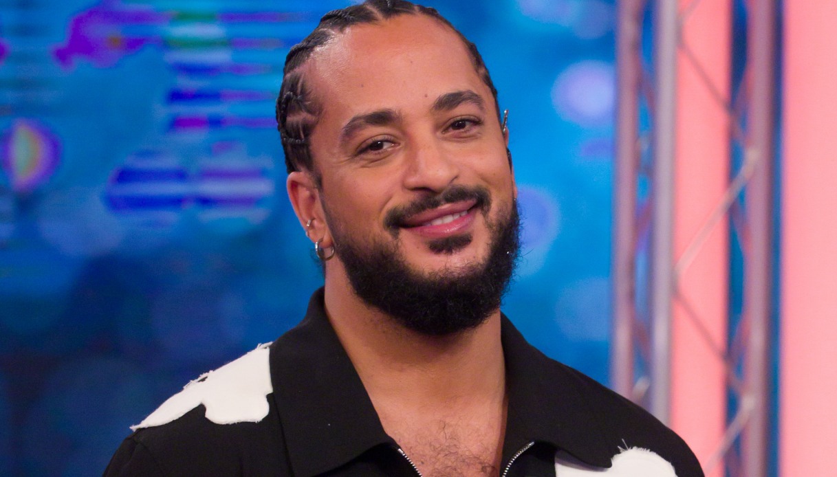 Chi è Slimane, il cantante francese all’Eurovision Contest 2024