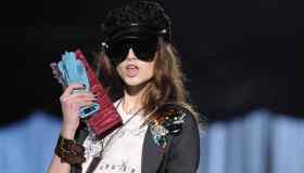 Spille gioiello, come portarle con stile e abbinamenti giusti