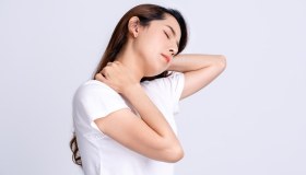 Stenosi cervicale: cos’è, sintomi, cause e rimedi