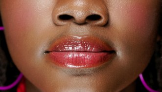 Come scegliere l’applicatore (e il mascara) giusto a seconda delle tue ciglia