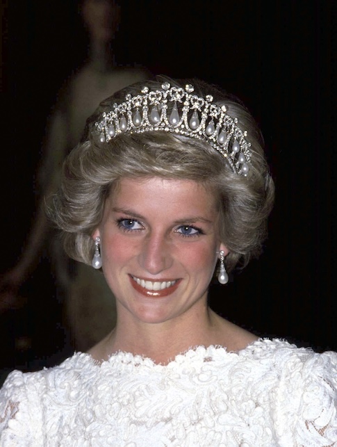 La tiara di perle e diamanti di Lady Diana