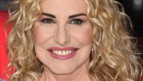 Clerici, De Filippi, nei look delle vip esplode la primavera, le più belle stampe floreali